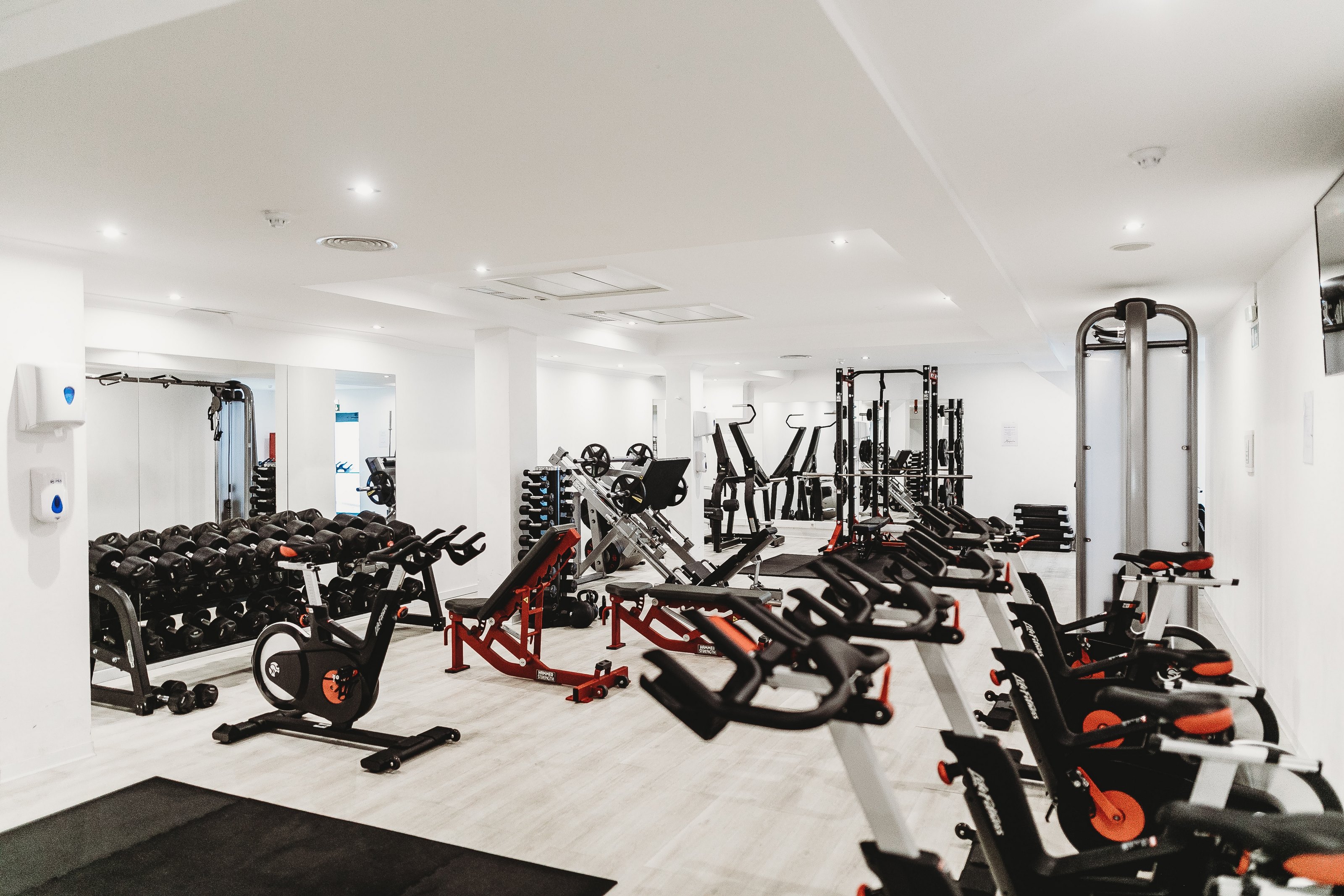 Image of a weight room in a gym